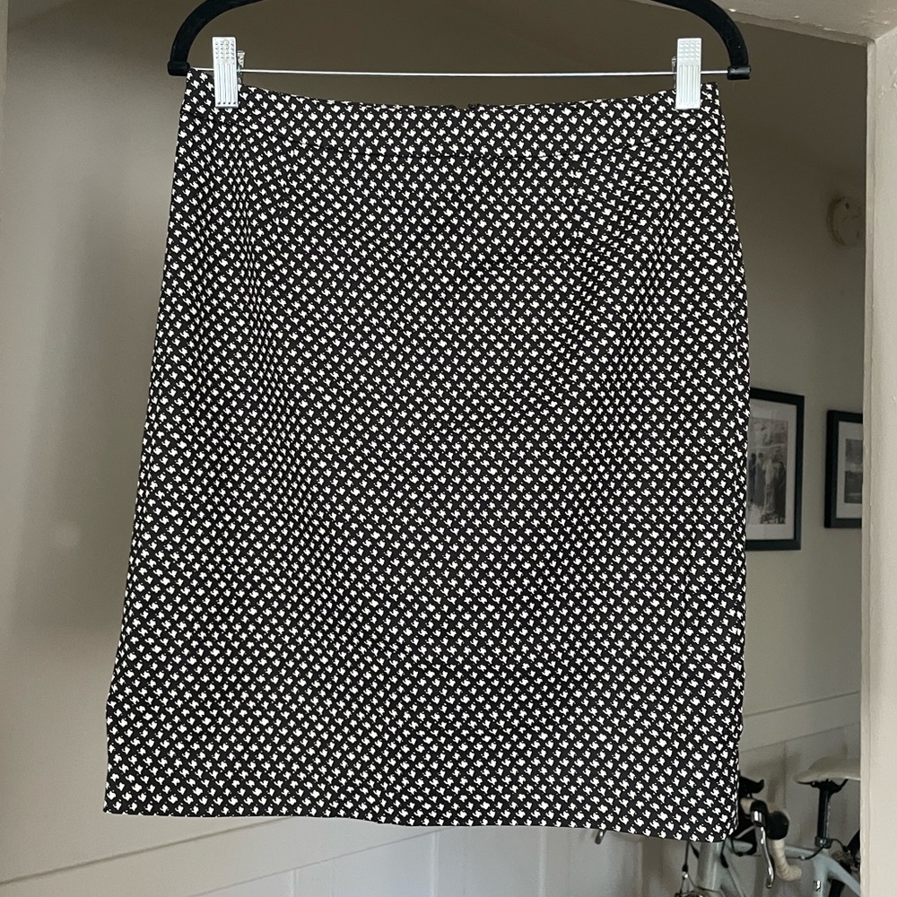 Black and white printed Halogen pencil skirt size 6